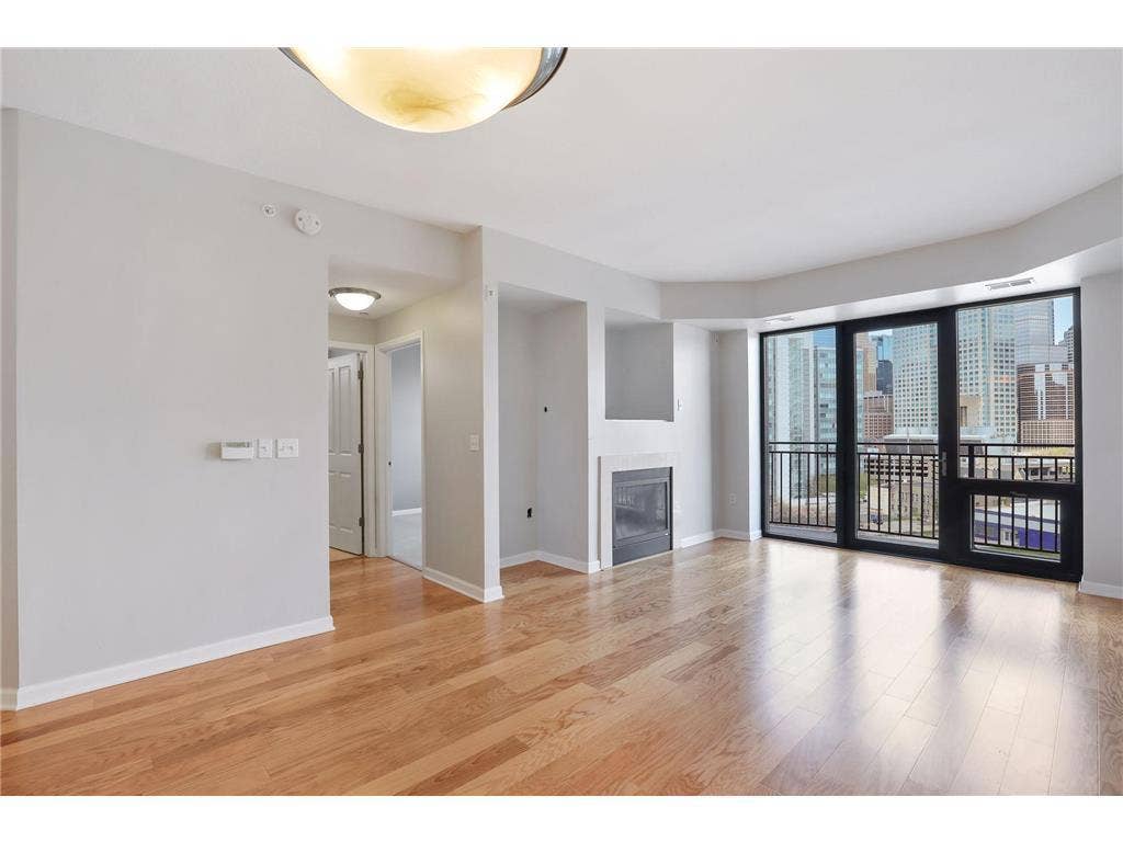 500 E Grant Street, #909, 24, Minneapolis, MN 55404