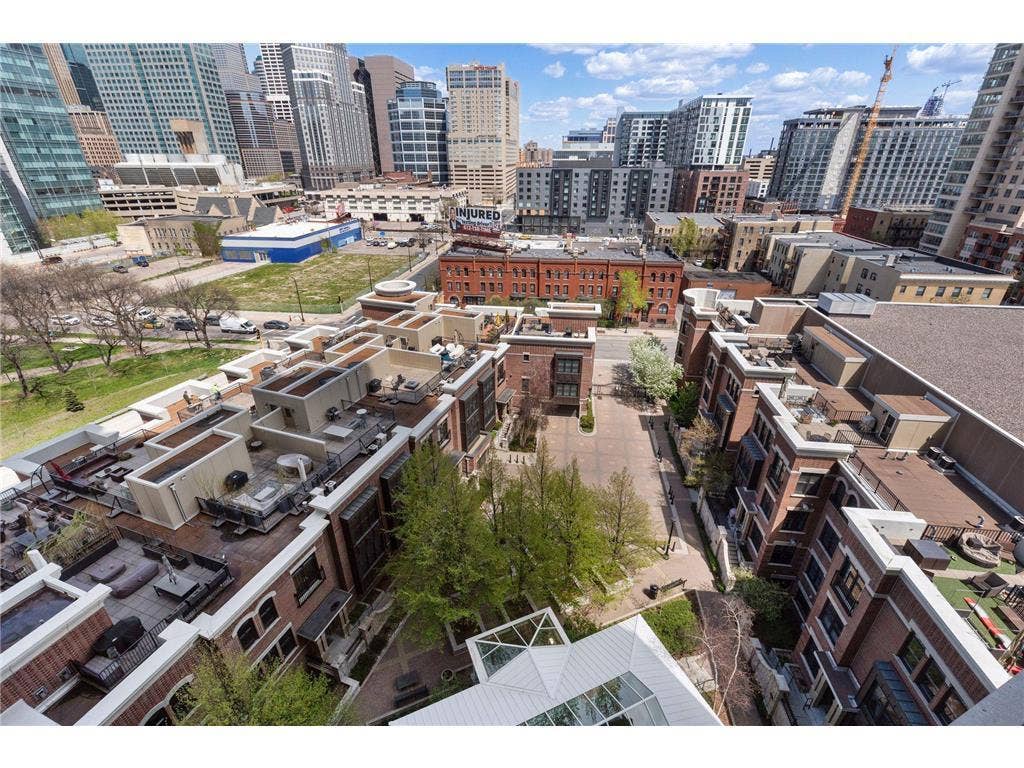 500 E Grant Street, #909, 24, Minneapolis, MN 55404