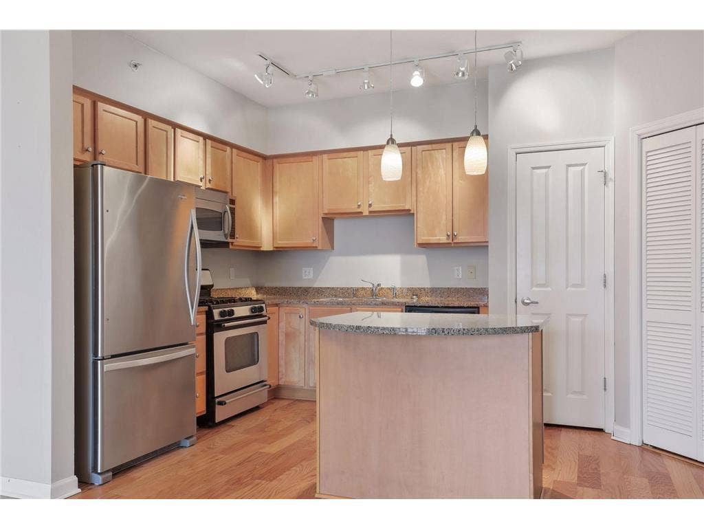 500 E Grant Street, #909, 24, Minneapolis, MN 55404