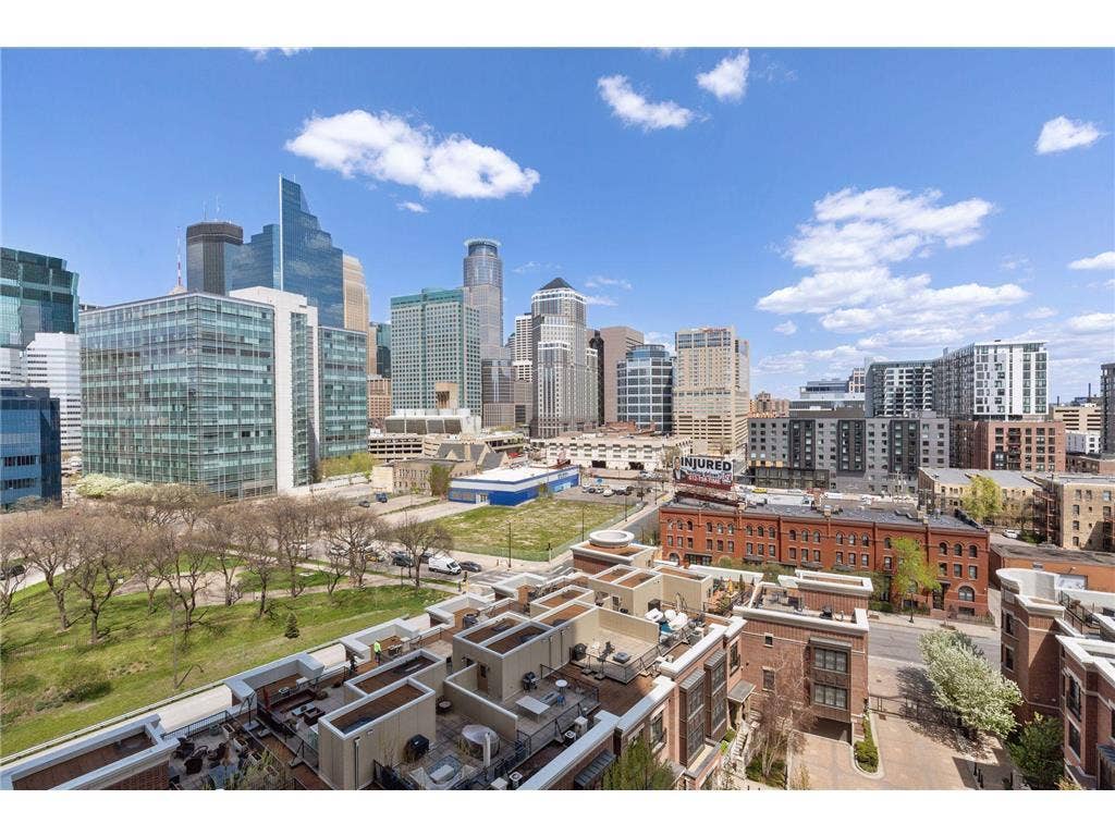 500 E Grant Street, #909, 24, Minneapolis, MN 55404