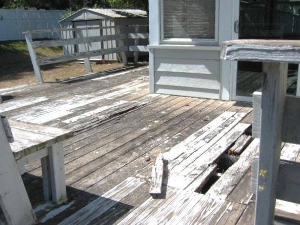 834 Hoyt Avenue W, 89, Saint Paul, MN 55117 834 Hoyt Ave. W. deck needs work.JPG