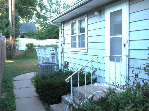 834 Hoyt Avenue W, 89, Saint Paul, MN 55117 834 Hoyt Ave. W. side door.JPG