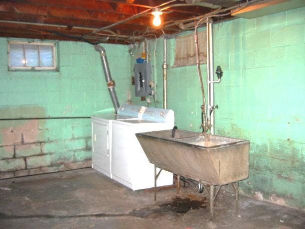 834 Hoyt Avenue W, 89, Saint Paul, MN 55117 834 Hoyt Ave. W. laundry.JPG