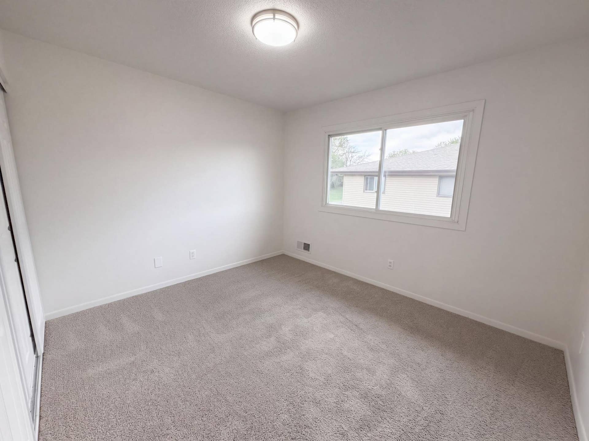 listing_9.jpg