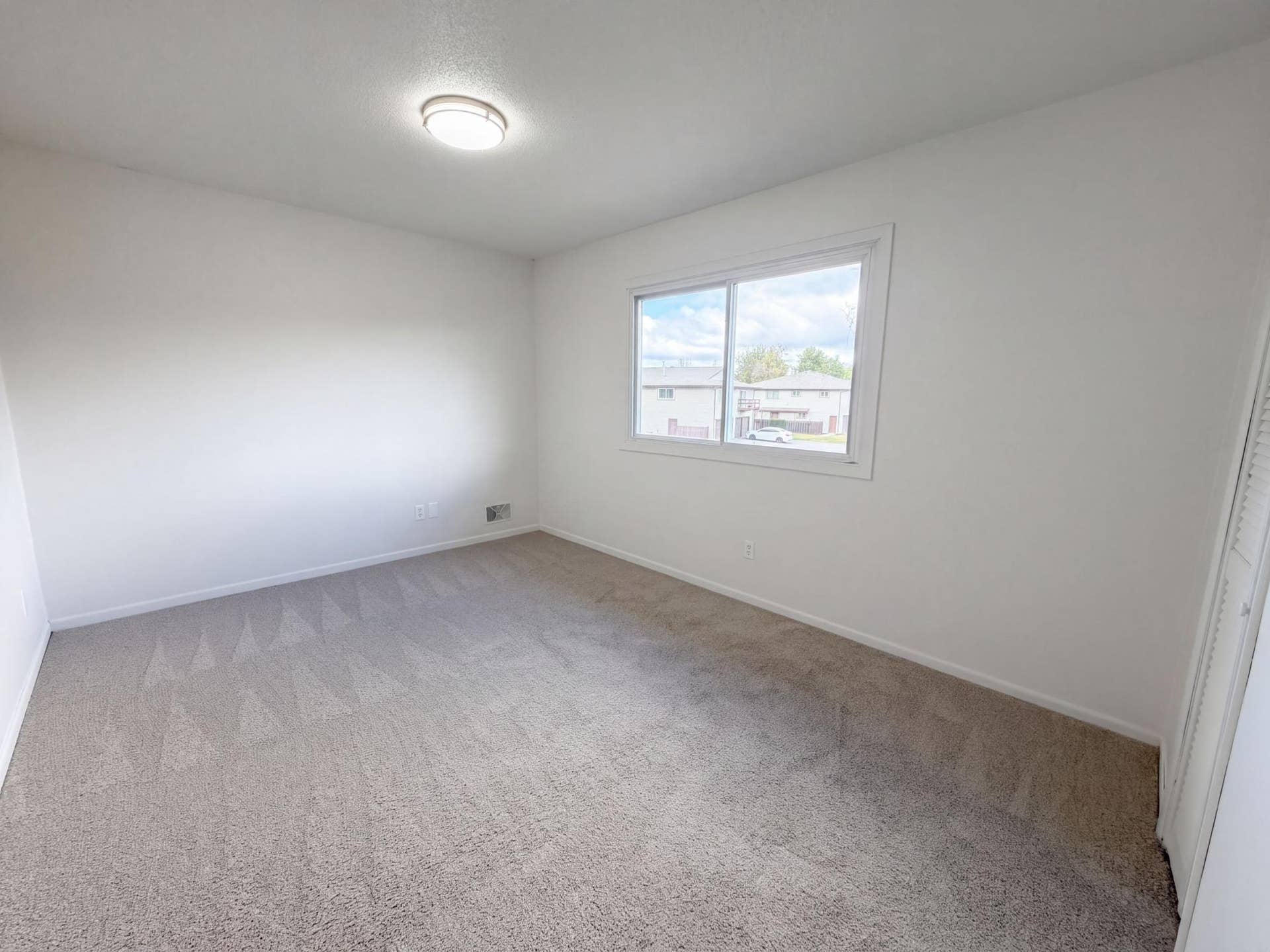 listing_3.jpg