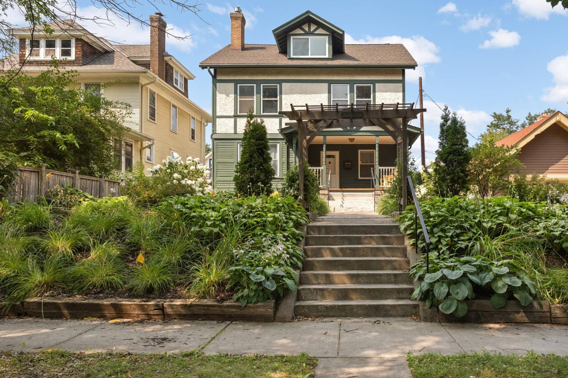 1117 Portland Avenue, 96, Saint Paul, MN 55104 Don't miss your chance to own this Saint Paul home. Schedule your showing today!