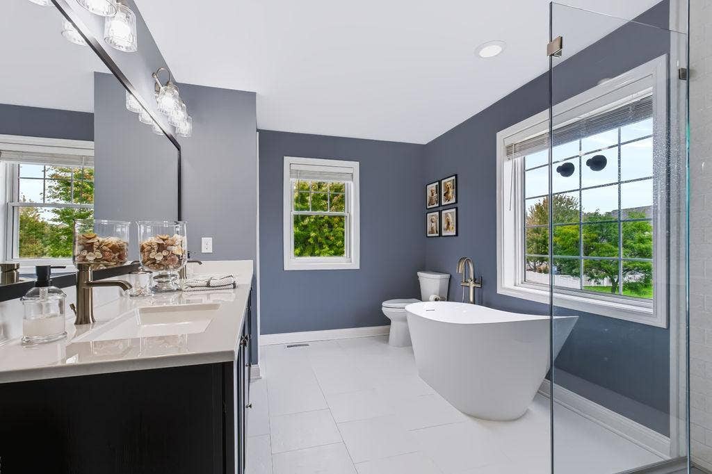 8547 Kirkwood Lane N, Maple Grove, MN 55369 Full Primary Bath