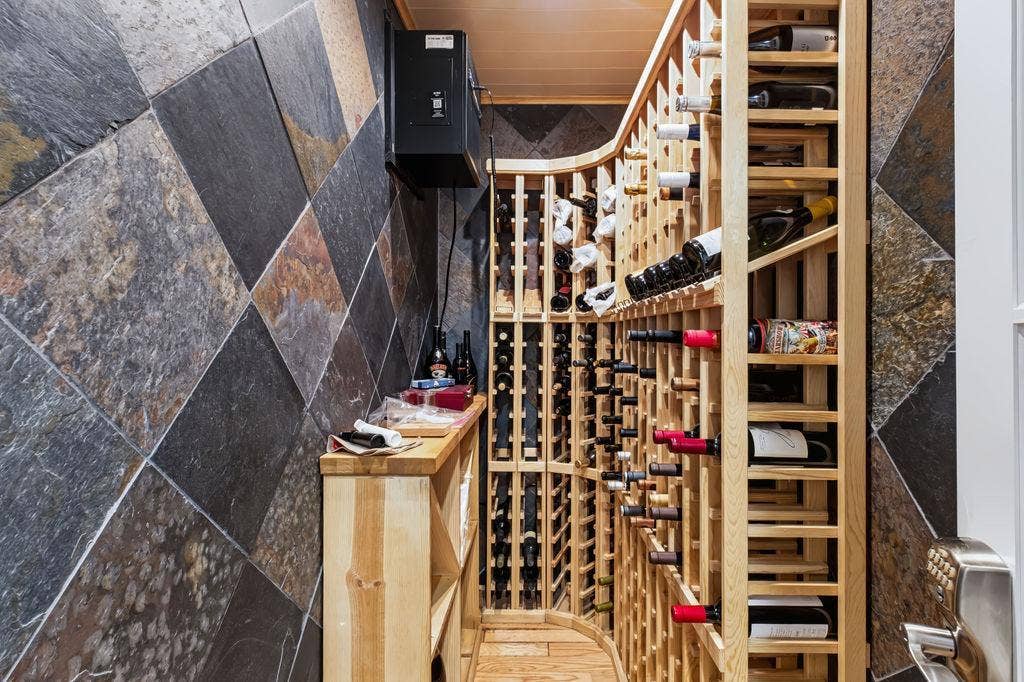 8547 Kirkwood Lane N, Maple Grove, MN 55369 Temperature Controlled Wine Room