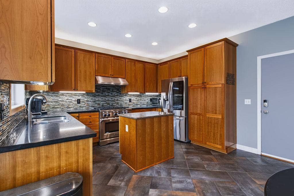 8547 Kirkwood Lane N, Maple Grove, MN 55369 IMG_1008-HDR.jpg