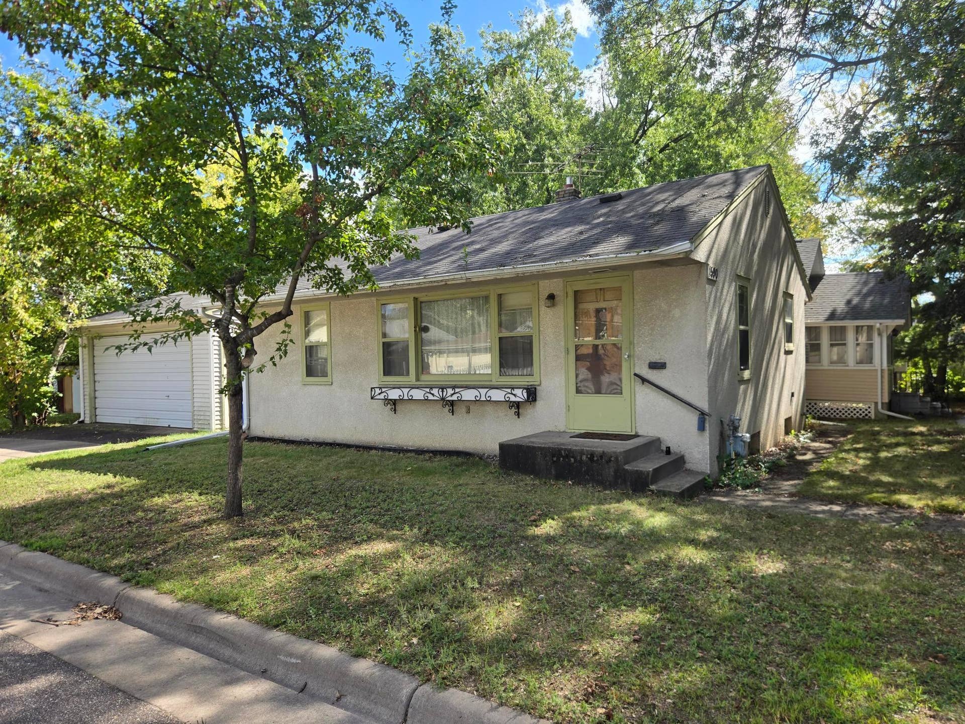 1590 Payne Avenue, 98, Saint Paul, MN 55130 Welcome to 1590 Payne Ave. St. Paul, MN 55130