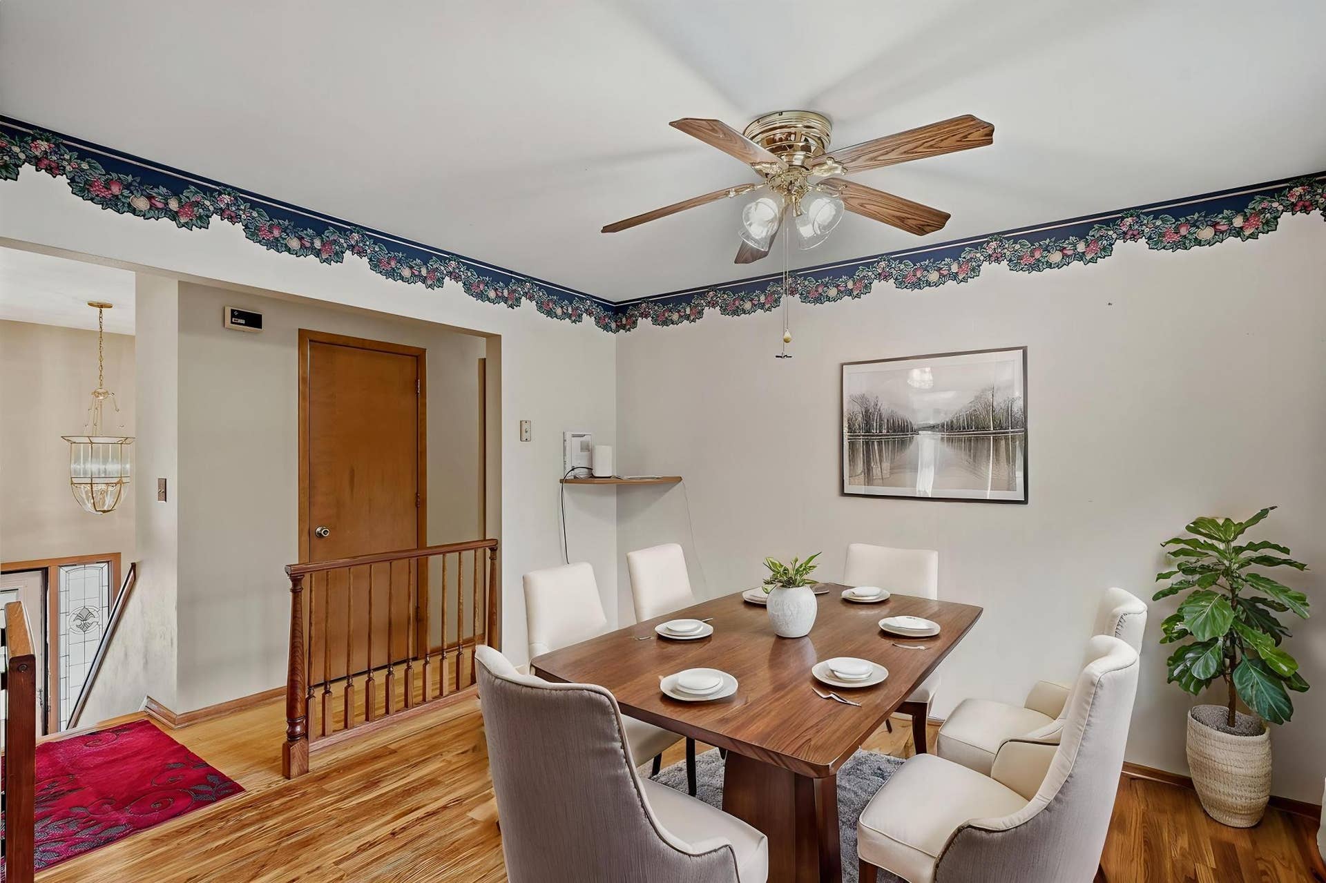 1885 Manton Street, Maplewood, MN 55109 Virtually Staged Dining