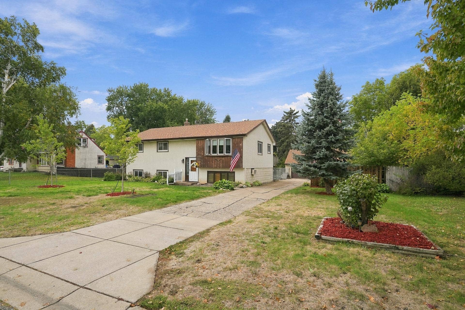 1885 Manton Street, Maplewood, MN 55109 Concrete Driveway