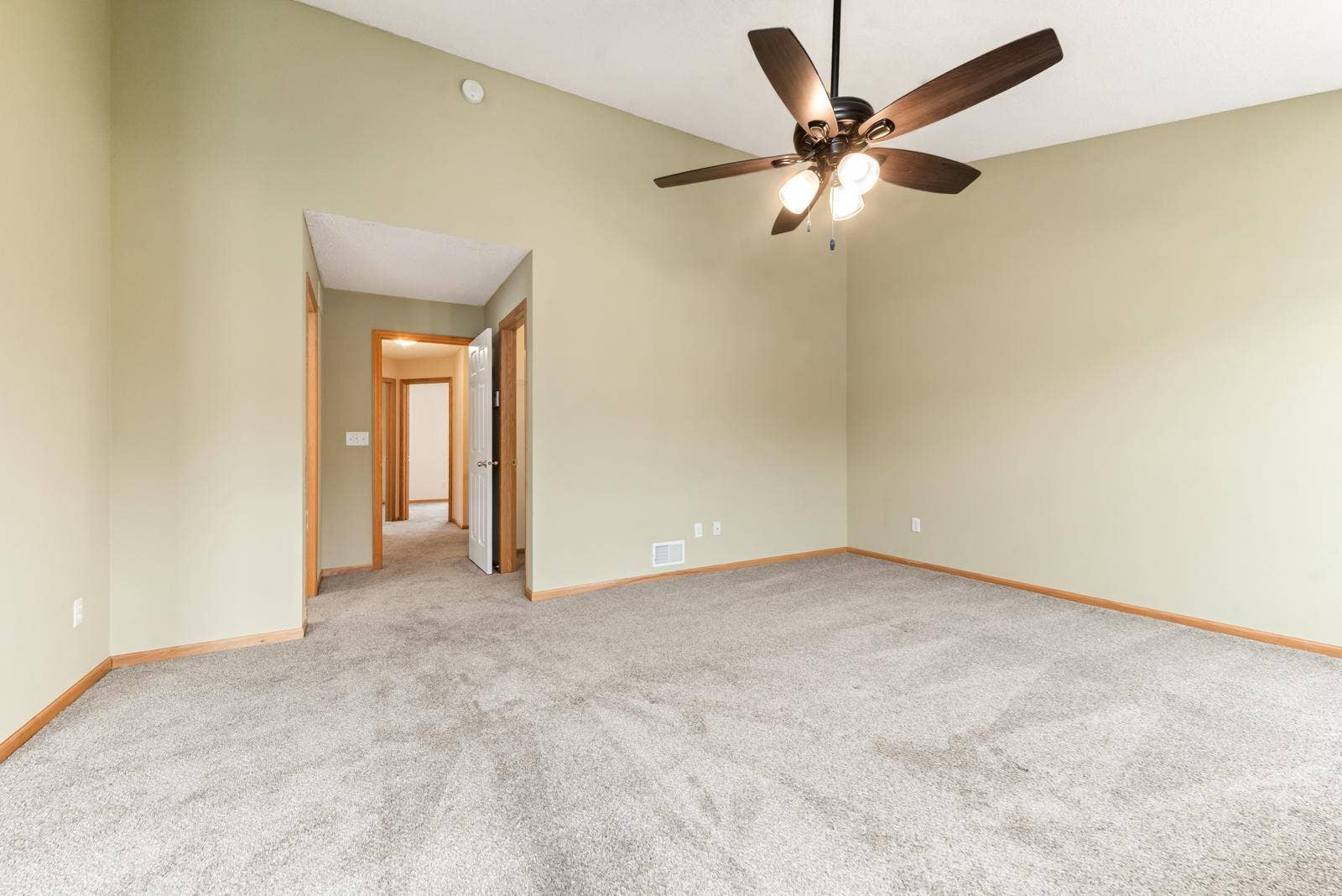 15726 Frisian Lane, Apple Valley, MN 55124 15726 Frisian Lane, Apple Valley, MN 55124