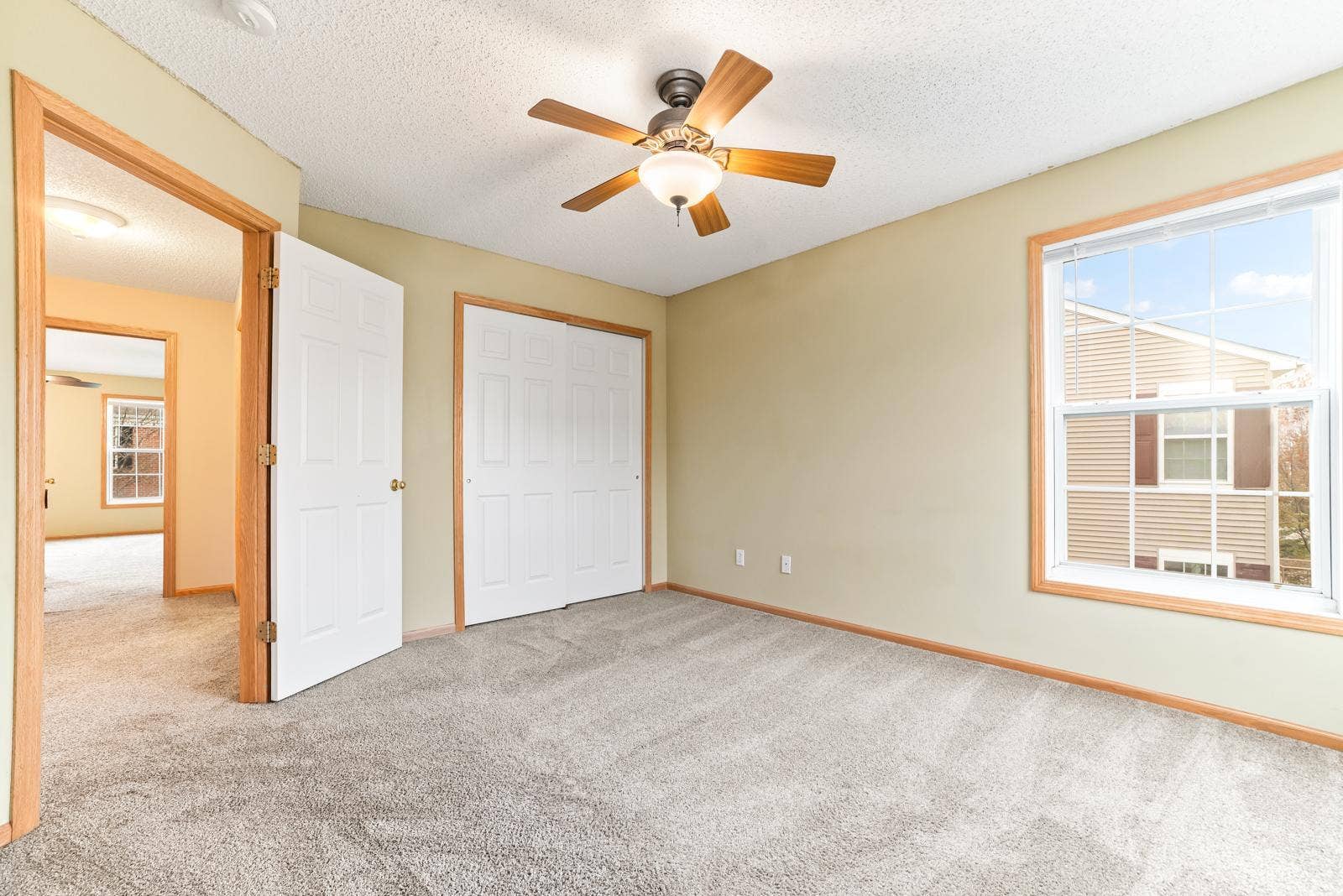 15726 Frisian Lane, Apple Valley, MN 55124 15726 Frisian Lane, Apple Valley, MN 55124