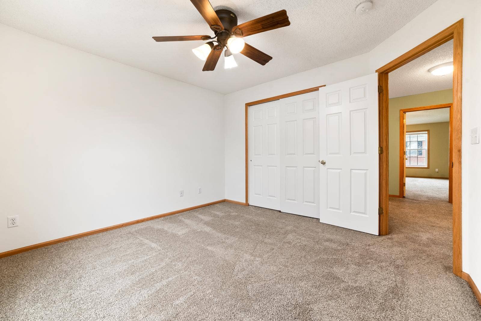 15726 Frisian Lane, Apple Valley, MN 55124 15726 Frisian Lane, Apple Valley, MN 55124
