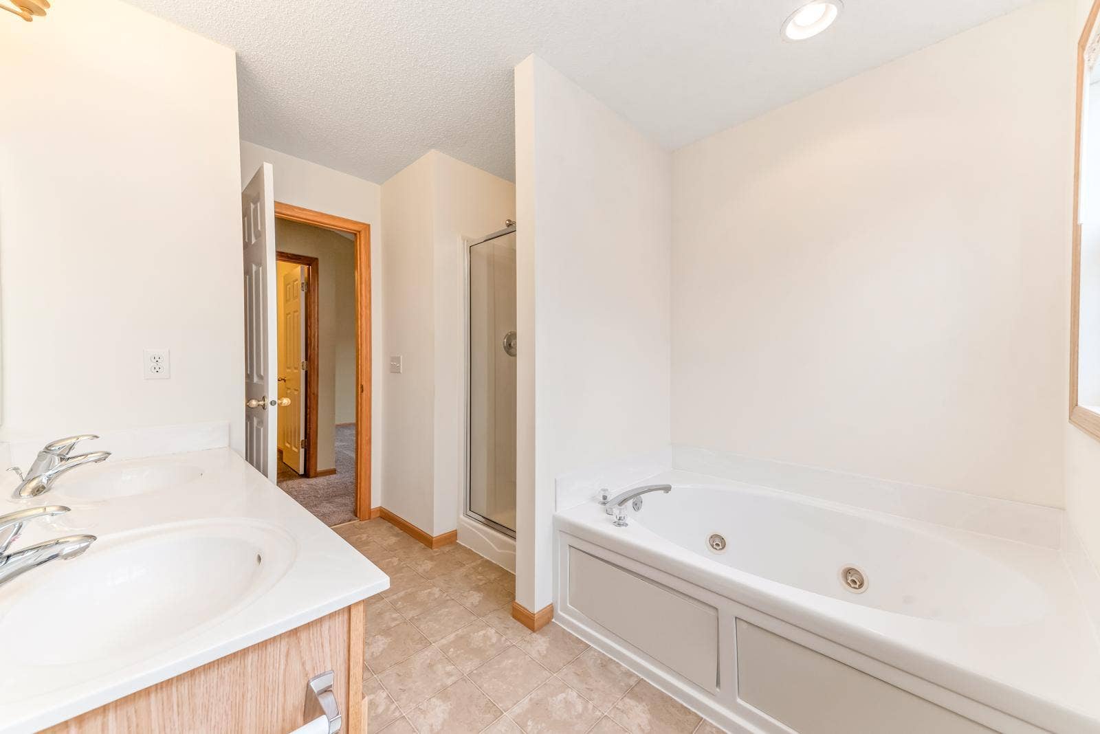 15726 Frisian Lane, Apple Valley, MN 55124 15726 Frisian Lane, Apple Valley, MN 55124
