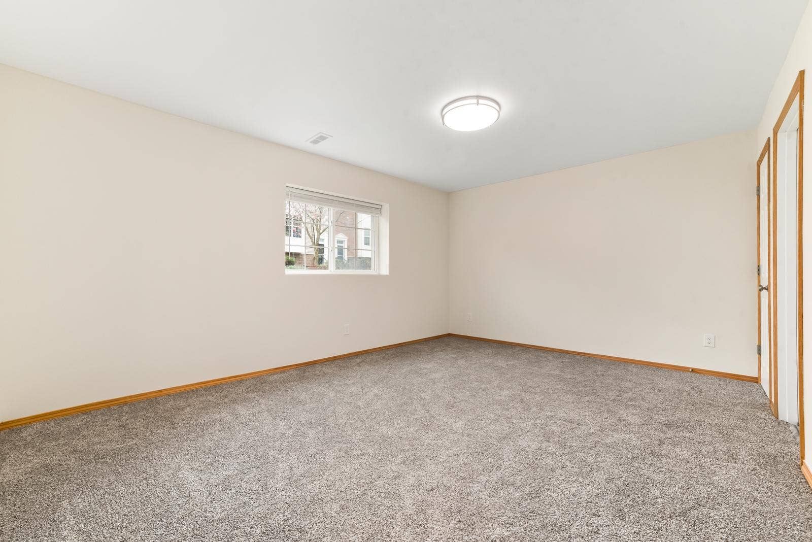 15726 Frisian Lane, Apple Valley, MN 55124 15726 Frisian Lane, Apple Valley, MN 55124