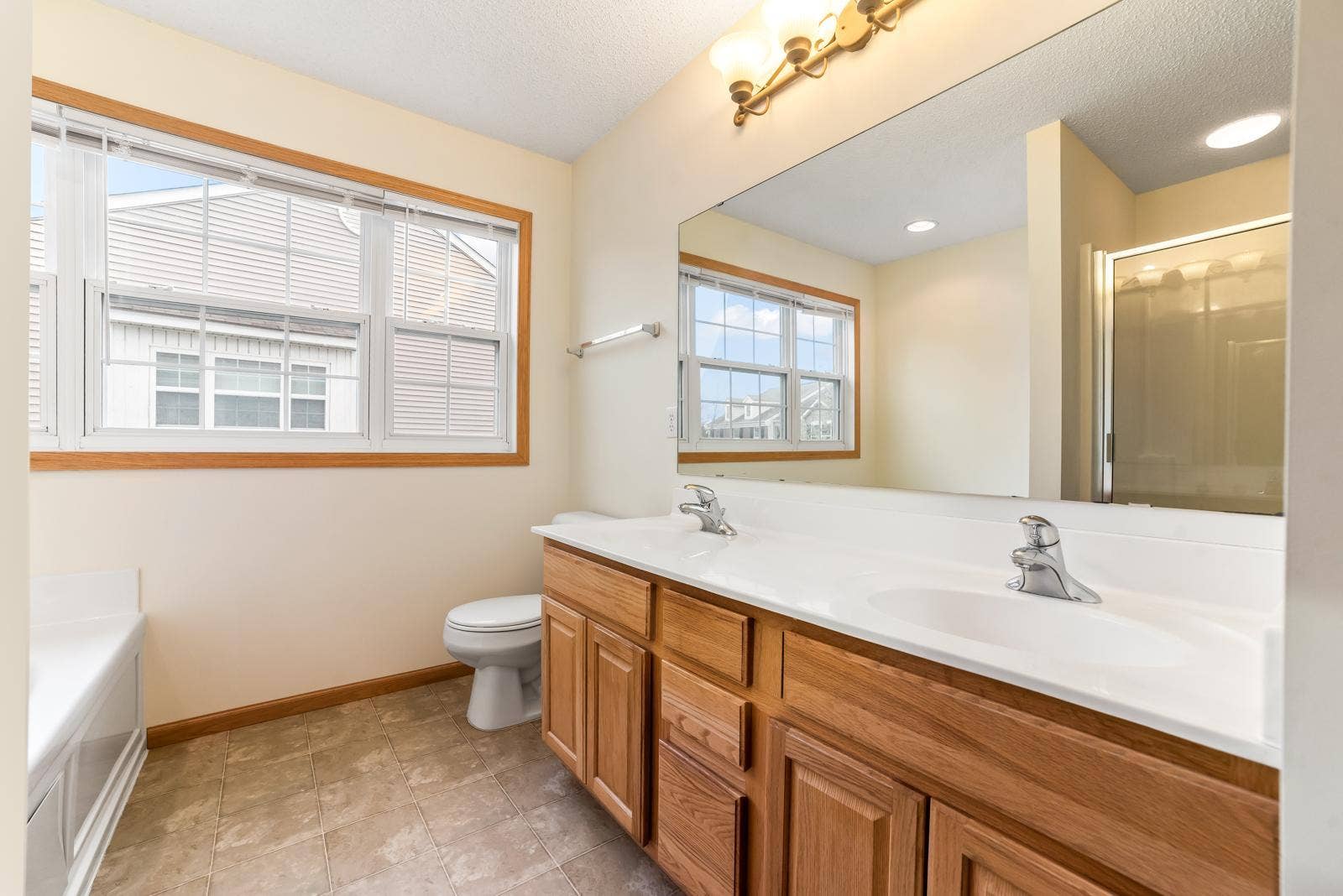 15726 Frisian Lane, Apple Valley, MN 55124 15726 Frisian Lane, Apple Valley, MN 55124
