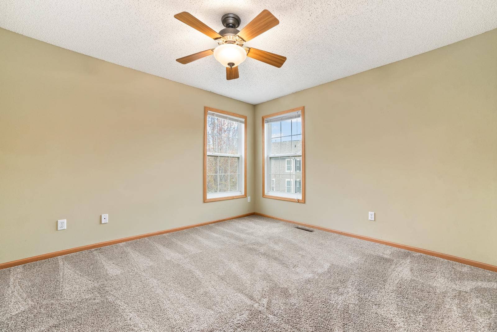 15726 Frisian Lane, Apple Valley, MN 55124 15726 Frisian Lane, Apple Valley, MN 55124