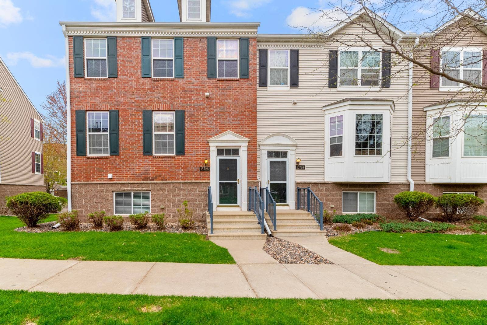 15726 Frisian Lane, Apple Valley, MN 55124 15726 Frisian Lane, Apple Valley, MN 55124