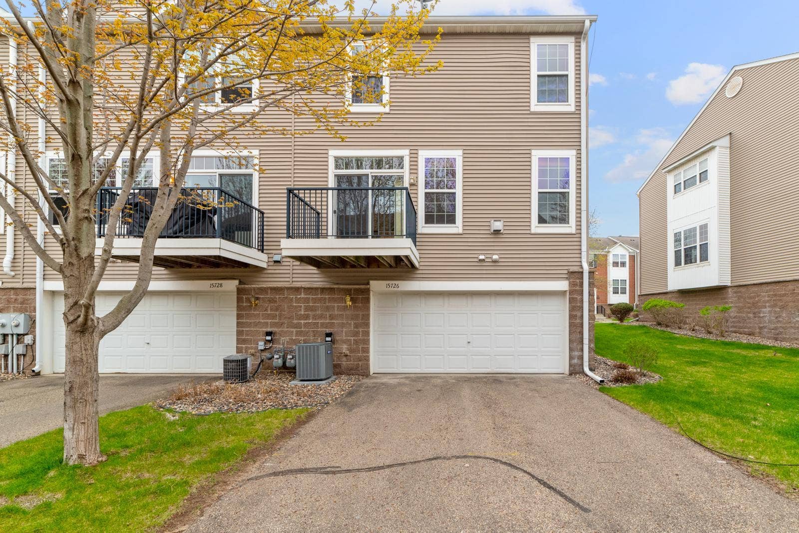 15726 Frisian Lane, Apple Valley, MN 55124 15726 Frisian Lane, Apple Valley, MN 55124