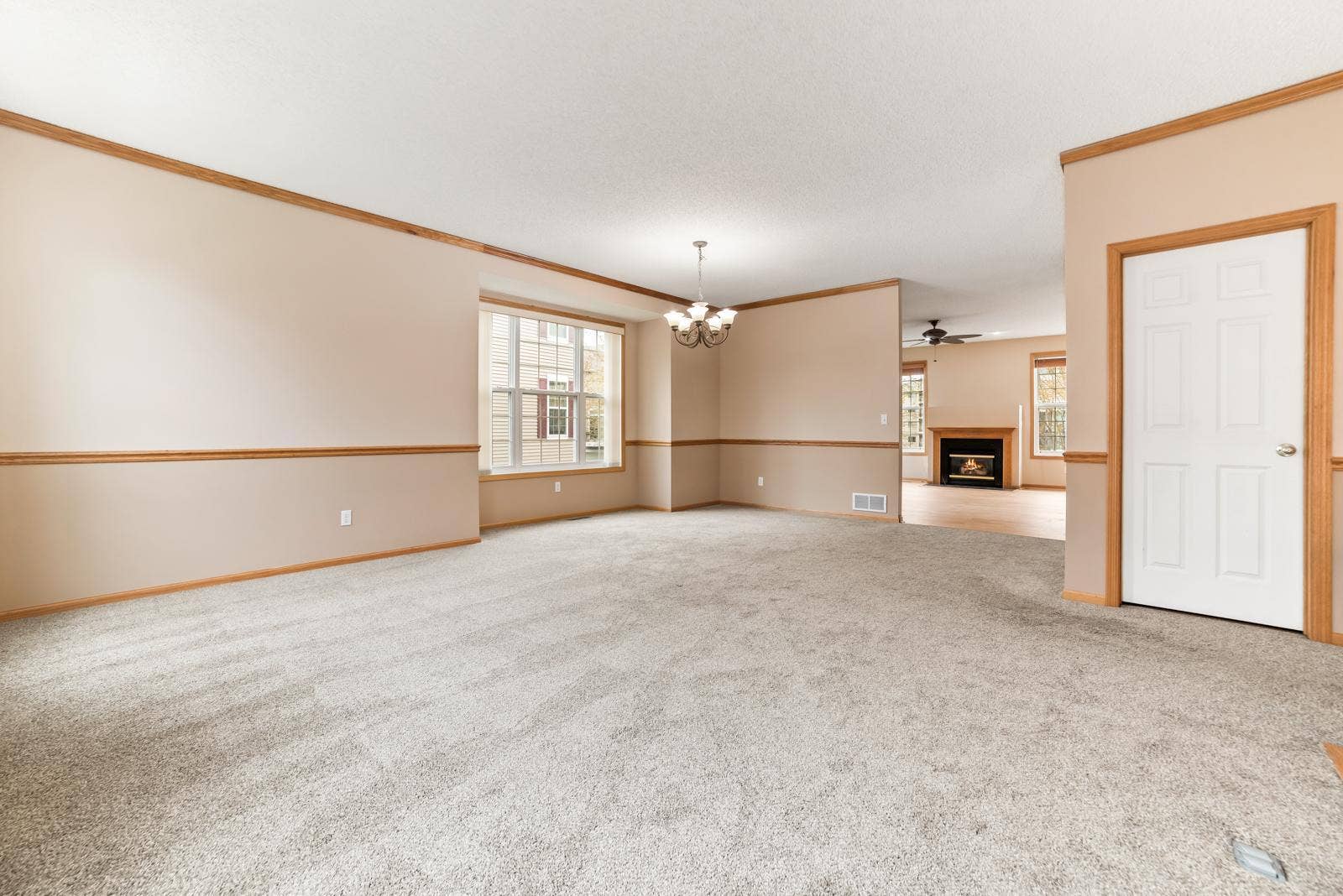 15726 Frisian Lane, Apple Valley, MN 55124 15726 Frisian Lane, Apple Valley, MN 55124