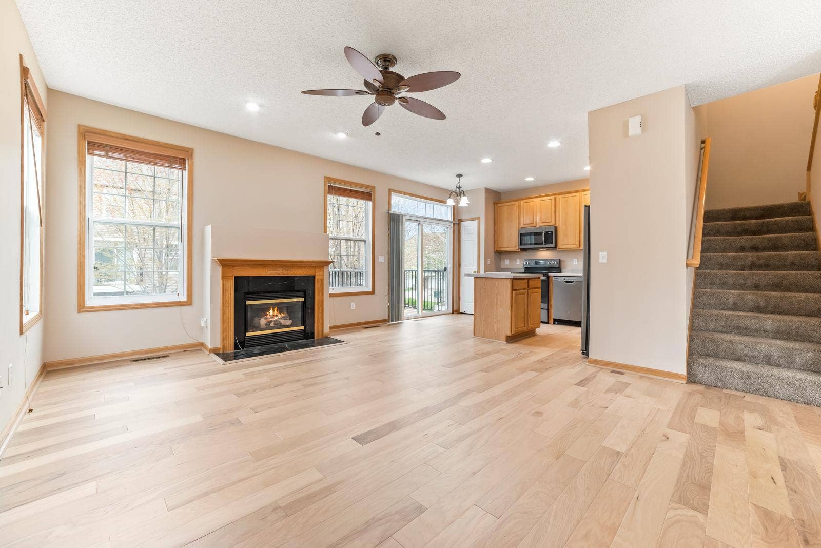 15726 Frisian Lane, Apple Valley, MN 55124 15726 Frisian Lane, Apple Valley, MN 55124
