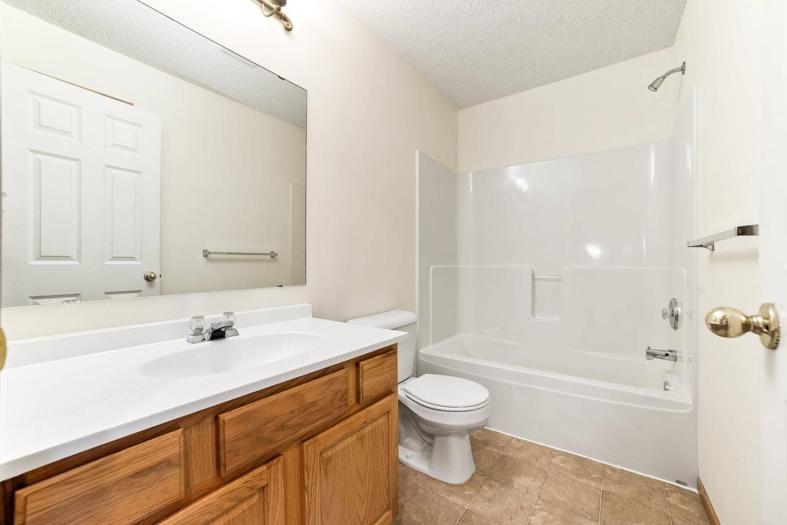15726 Frisian Lane, Apple Valley, MN 55124 15726 Frisian Lane, Apple Valley, MN 55124