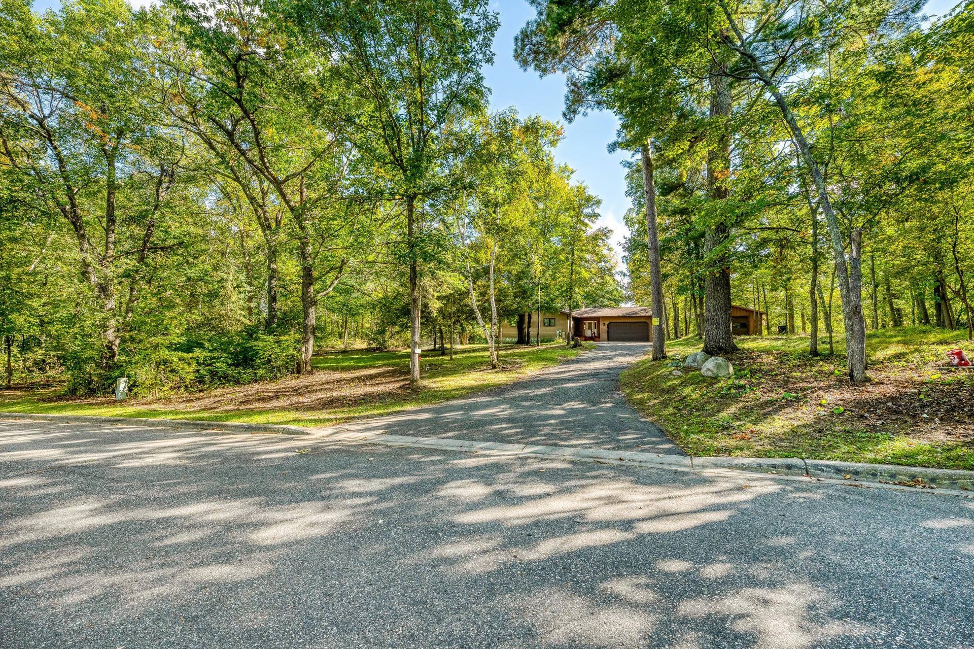 5150 Sherman Drive NE, Bemidji, MN 56601 Driveway