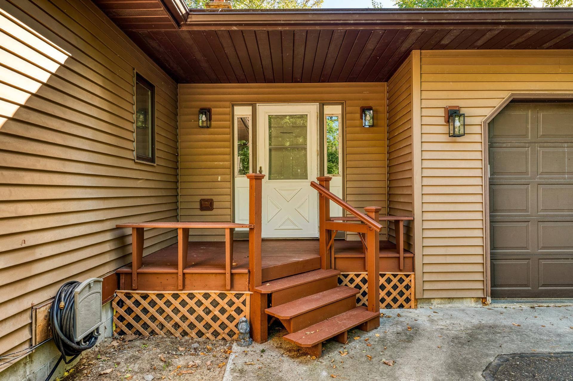 5150 Sherman Drive NE, Bemidji, MN 56601 Front Entry