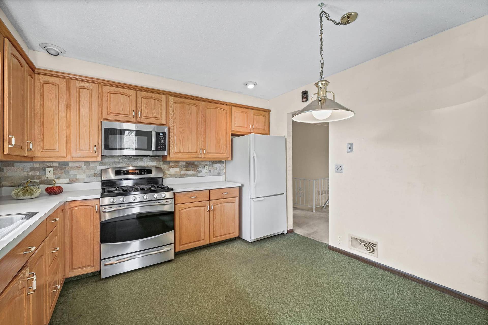 10243 Rich Road, Bloomington, MN 55437 10243 Rich Road, Bloomington, MN 55437