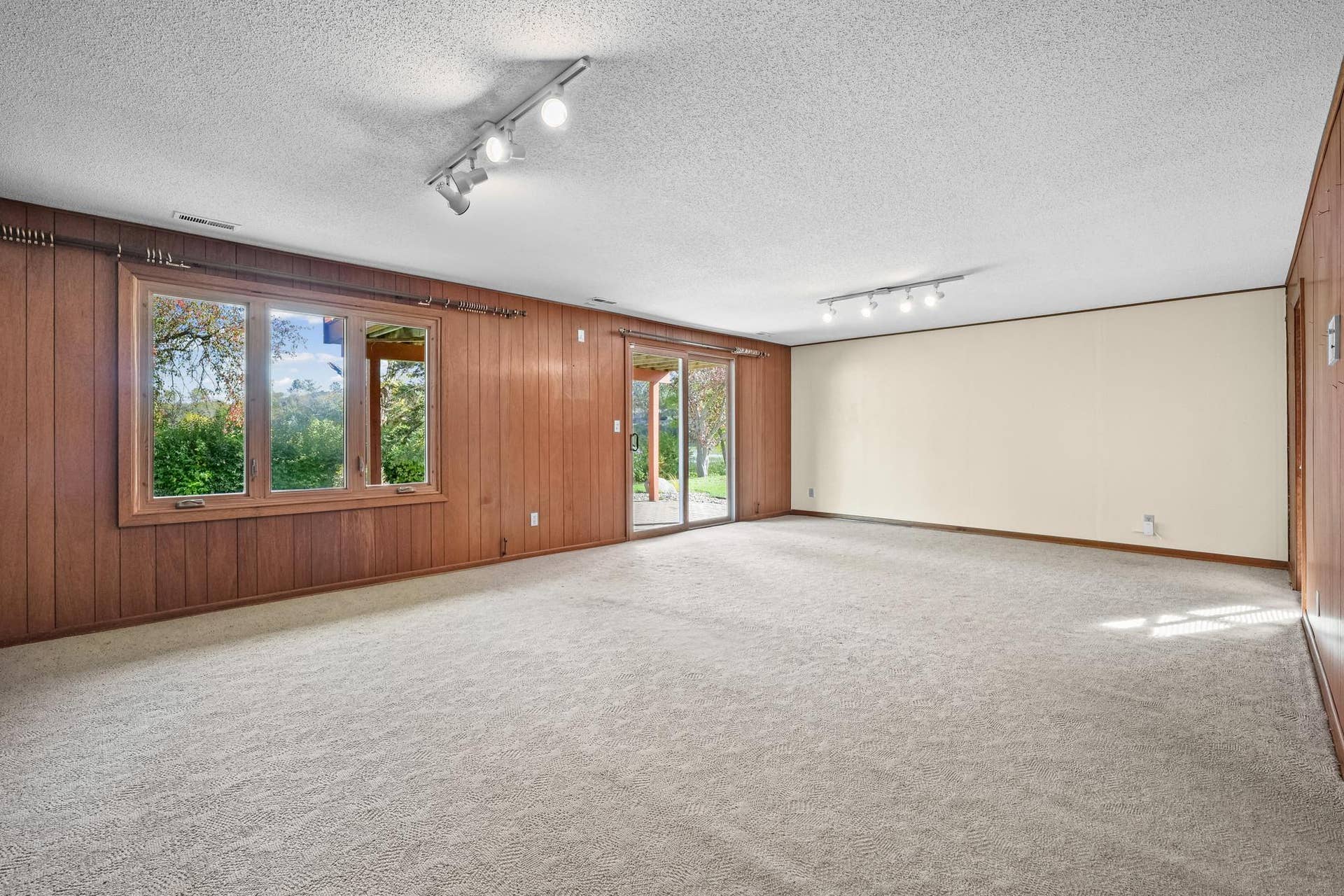 10243 Rich Road, Bloomington, MN 55437 10243 Rich Road, Bloomington, MN 55437