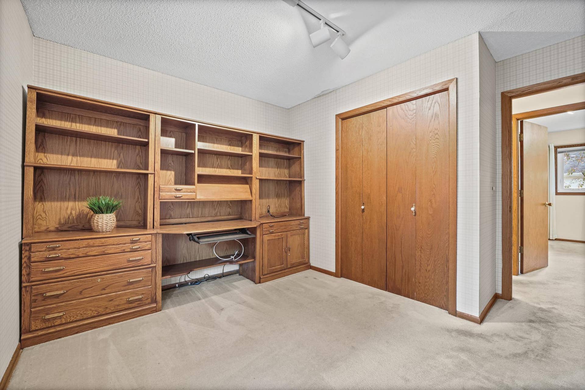 10243 Rich Road, Bloomington, MN 55437 Hardwood floors below carpet