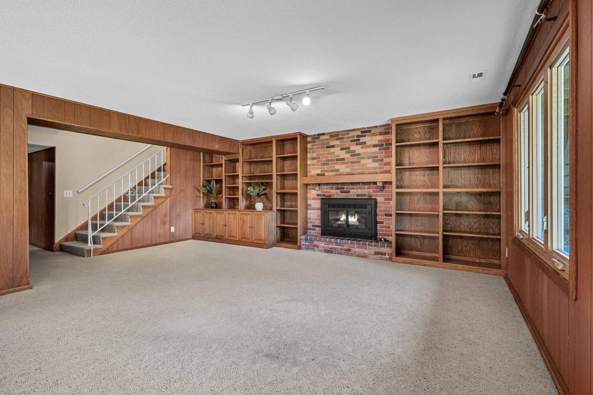 10243 Rich Road, Bloomington, MN 55437 10243 Rich Road, Bloomington, MN 55437