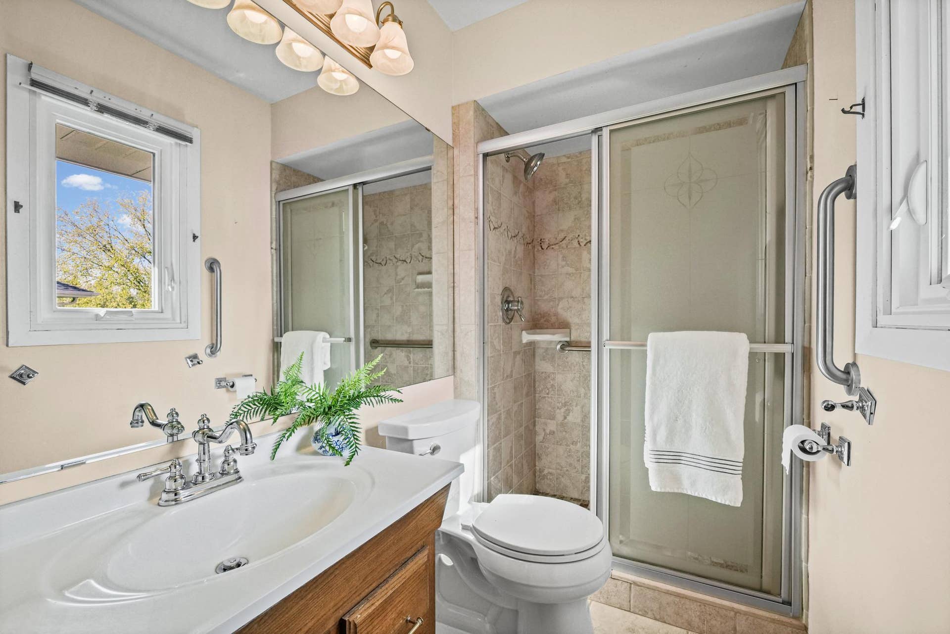 10243 Rich Road, Bloomington, MN 55437 Owners Suite bathroom