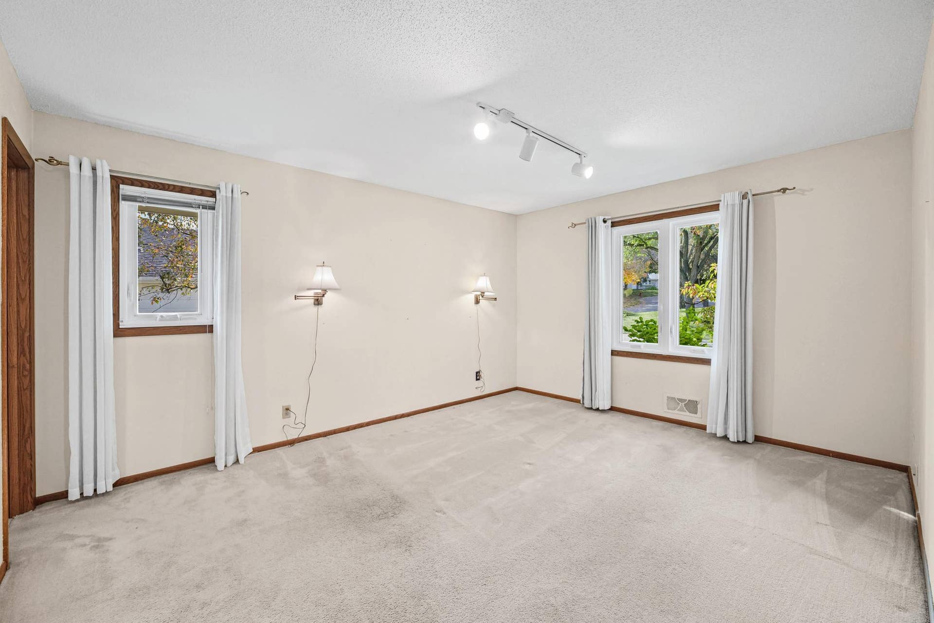 10243 Rich Road, Bloomington, MN 55437 10243 Rich Road, Bloomington, MN 55437