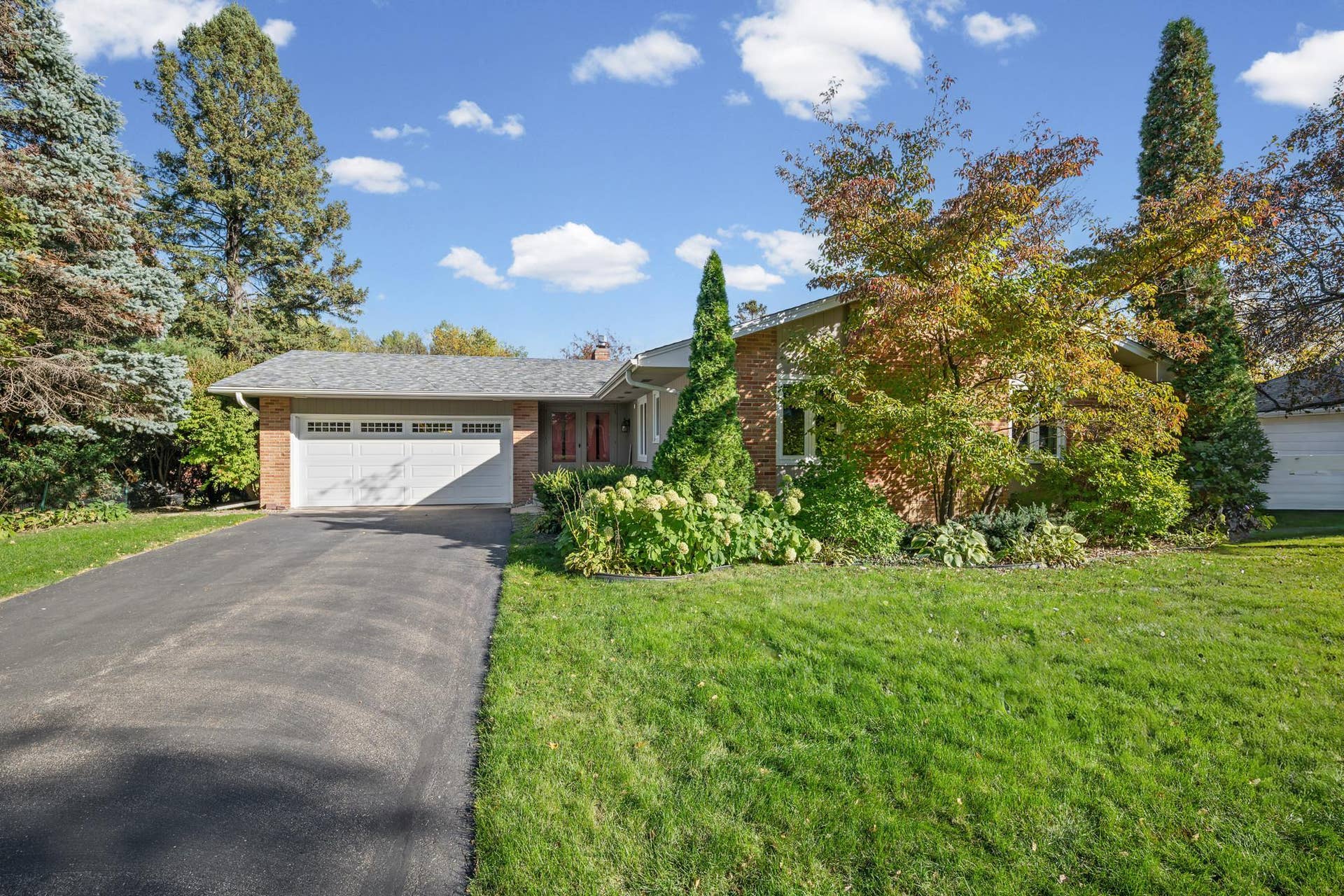 10243 Rich Road, Bloomington, MN 55437 10243 Rich Road, Bloomington, MN 55437