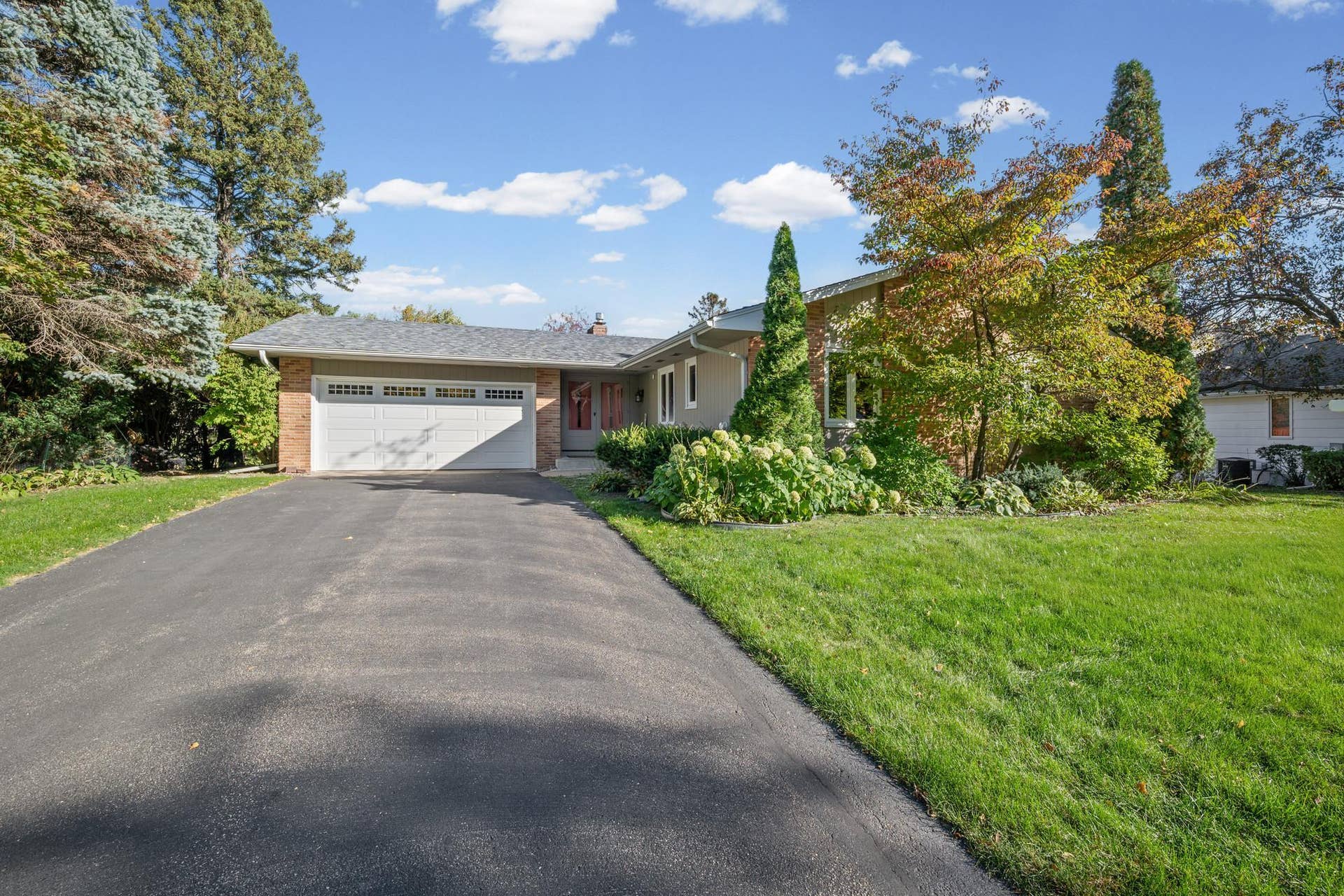 10243 Rich Road, Bloomington, MN 55437 10243 Rich Road, Bloomington, MN 55437