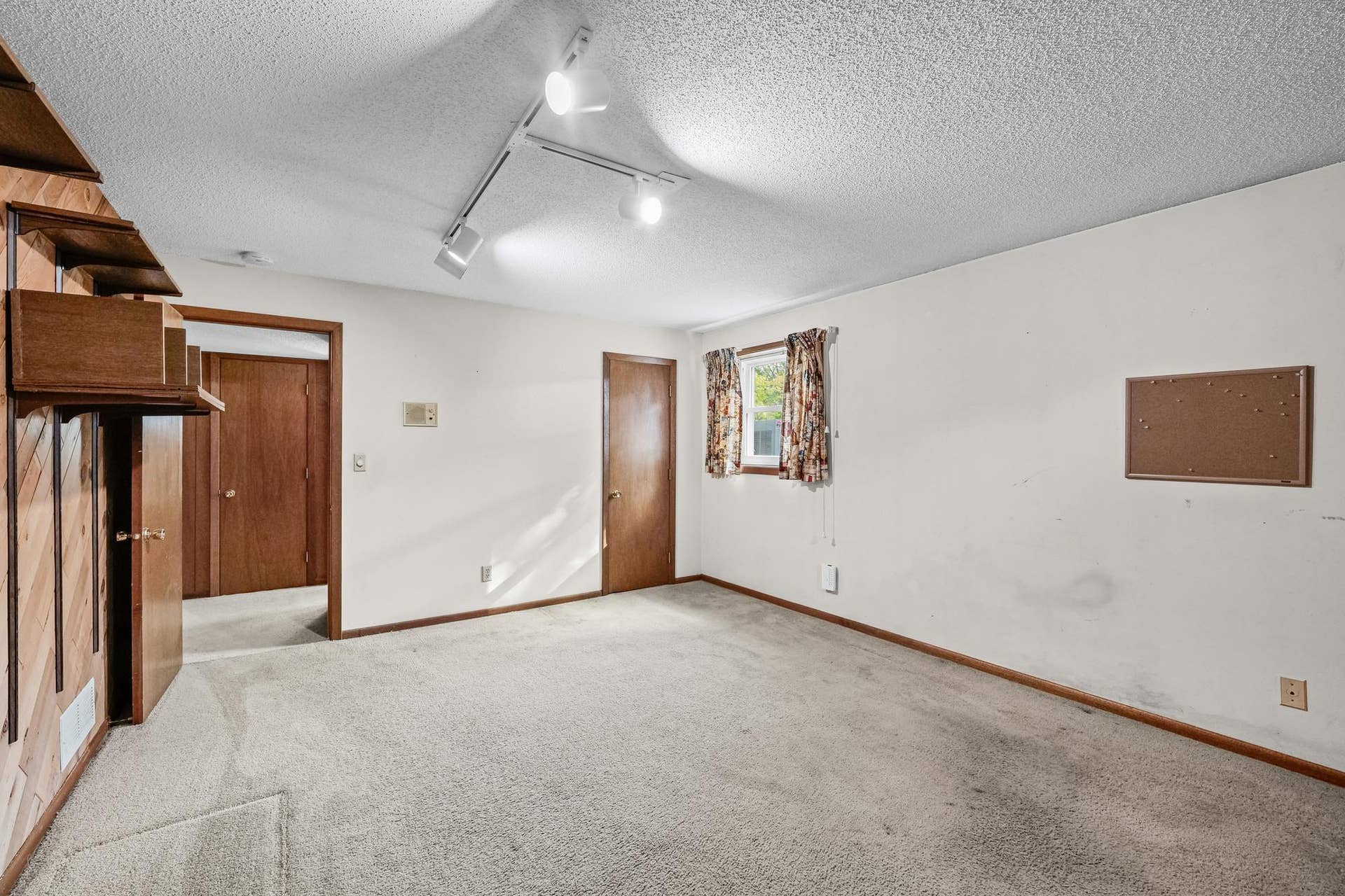 10243 Rich Road, Bloomington, MN 55437 10243 Rich Road, Bloomington, MN 55437