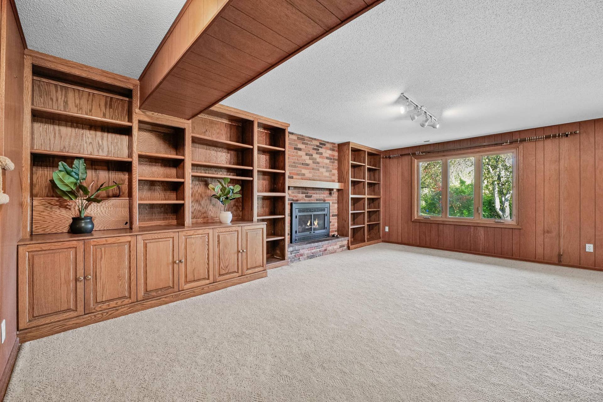 10243 Rich Road, Bloomington, MN 55437 10243 Rich Road, Bloomington, MN 55437