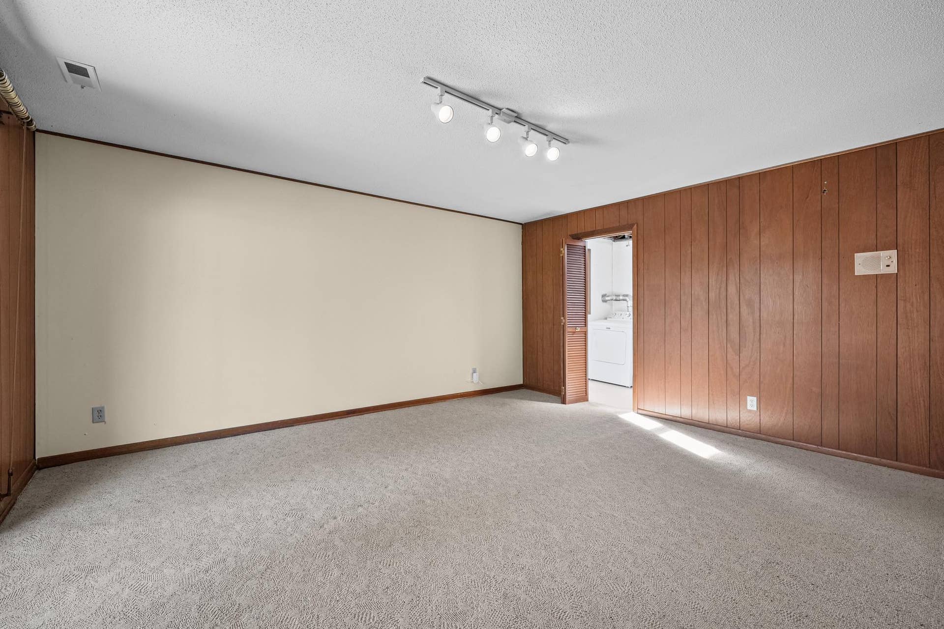10243 Rich Road, Bloomington, MN 55437 10243 Rich Road, Bloomington, MN 55437