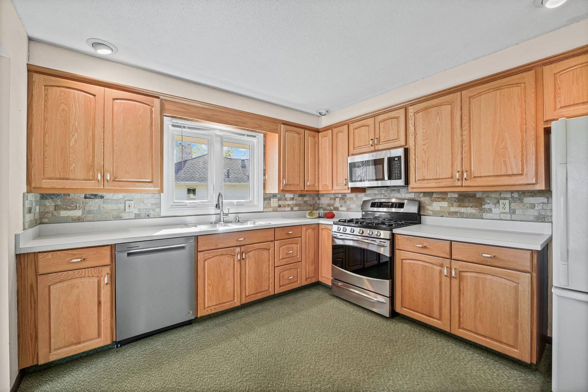 10243 Rich Road, Bloomington, MN 55437 10243 Rich Road, Bloomington, MN 55437