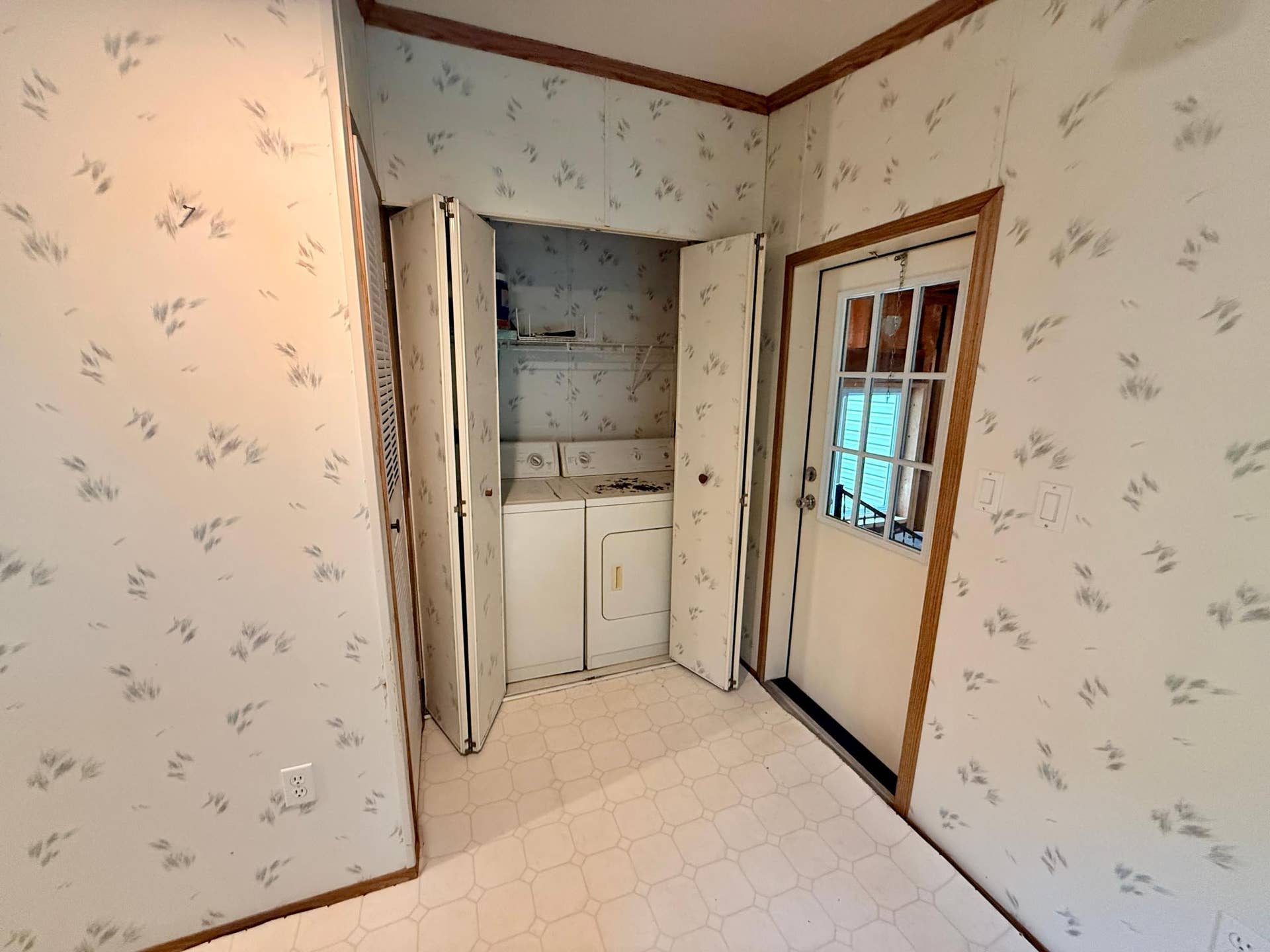 9446 Pony Lake Road NW, Bemidji, MN 56601 Laundry