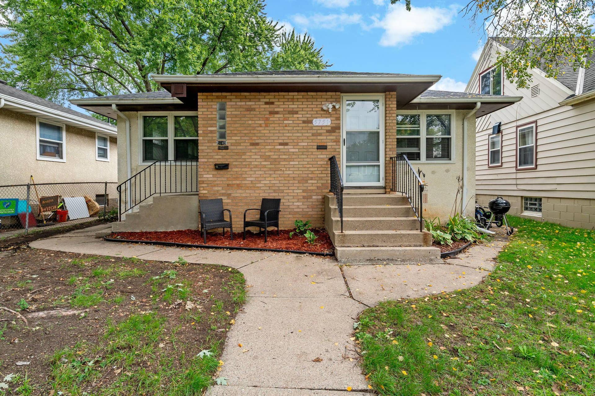 5749 Bloomington Avenue, 17, Minneapolis, MN 55417 Welcome to 5749 and 5751 Bloomington Ave., Minneapolis. This centrally located duplex is near Taft Lake/Park and Lake Nokomis.