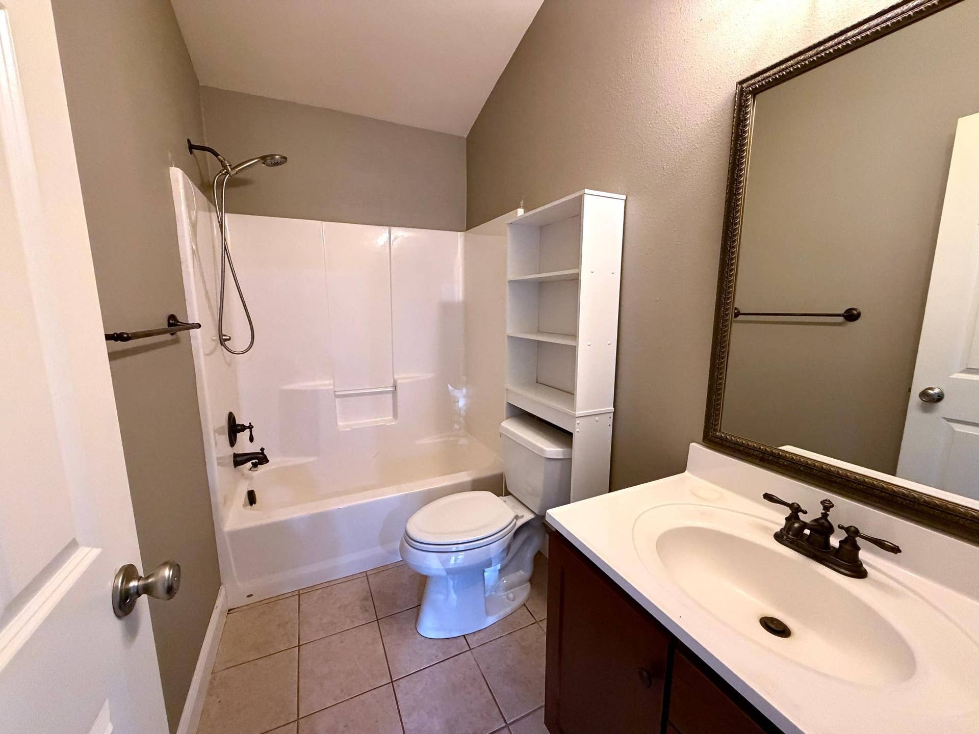 5546 Goranson Court NW, Bemidji, MN 56601 Full Bath.jpeg