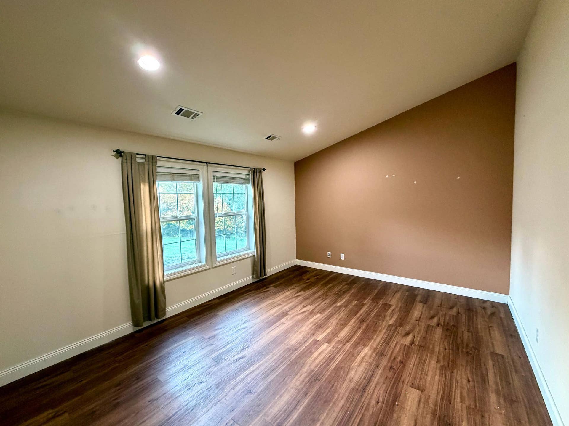 5546 Goranson Court NW, Bemidji, MN 56601 Family Room.jpeg