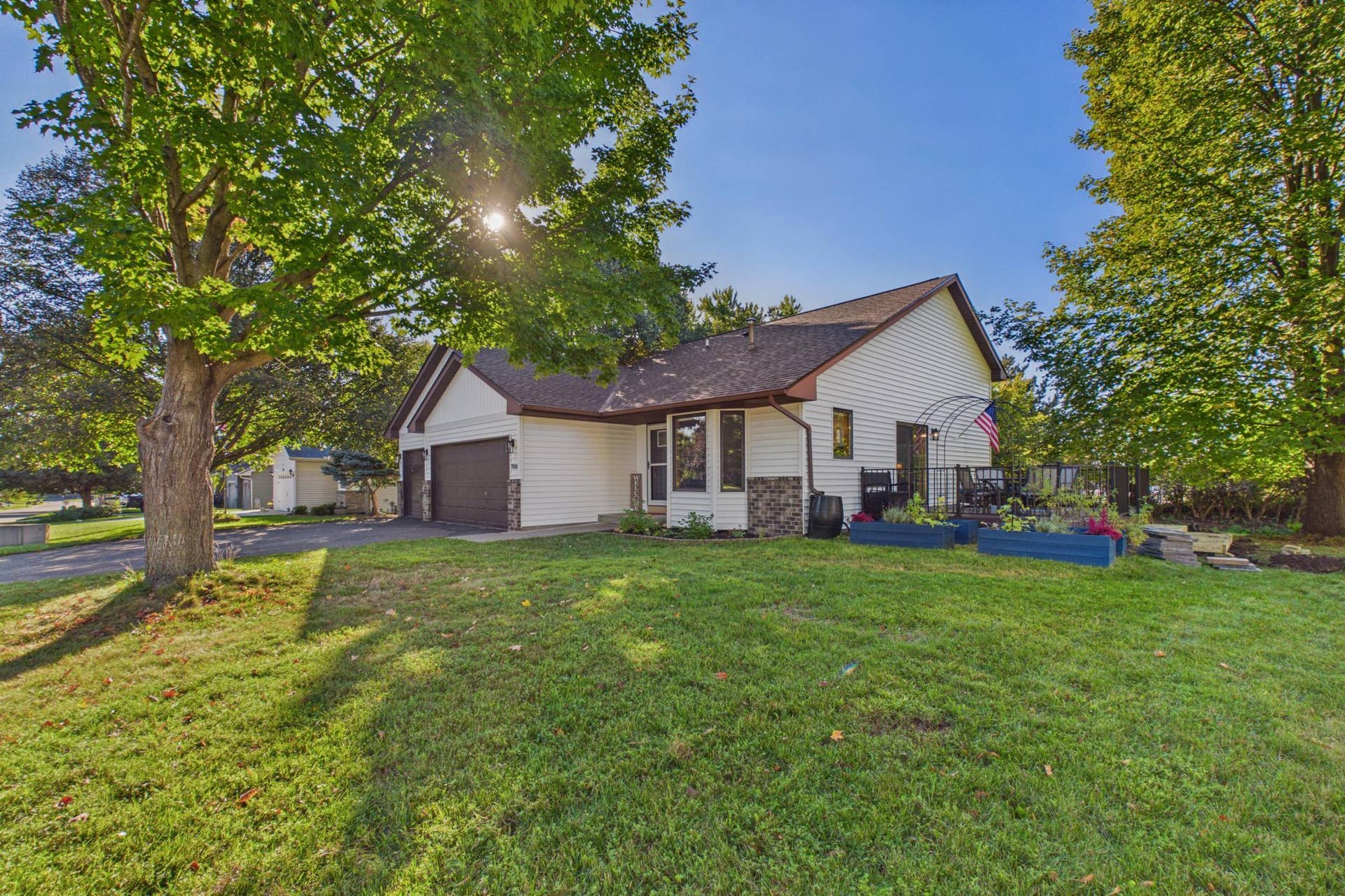 7081 Upper 36th Street N, Oakdale, MN 55128 Side of Home.jpg