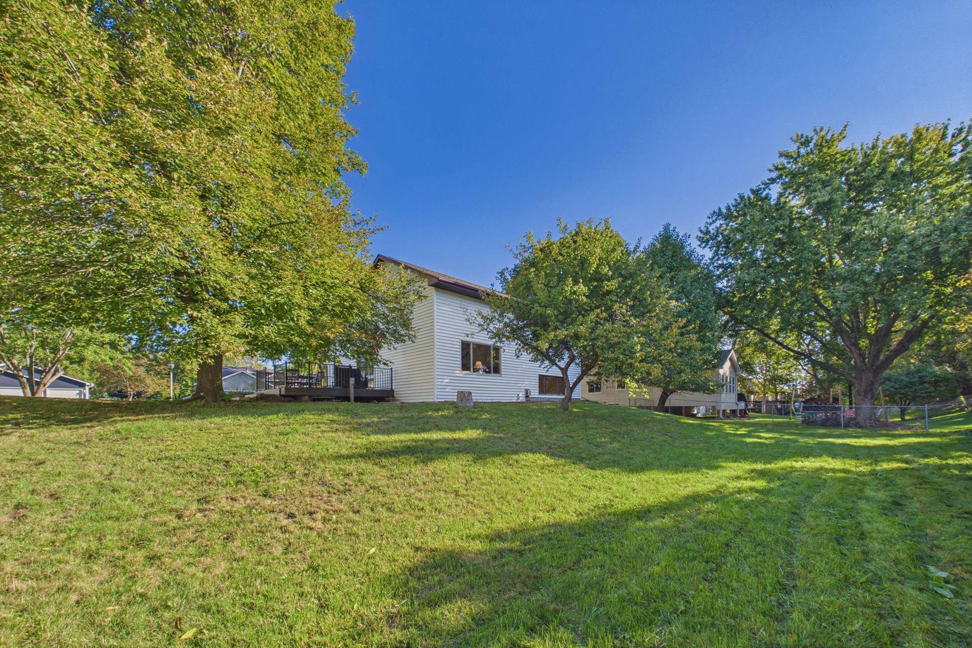 7081 Upper 36th Street N, Oakdale, MN 55128 Back of Home 2.jpg