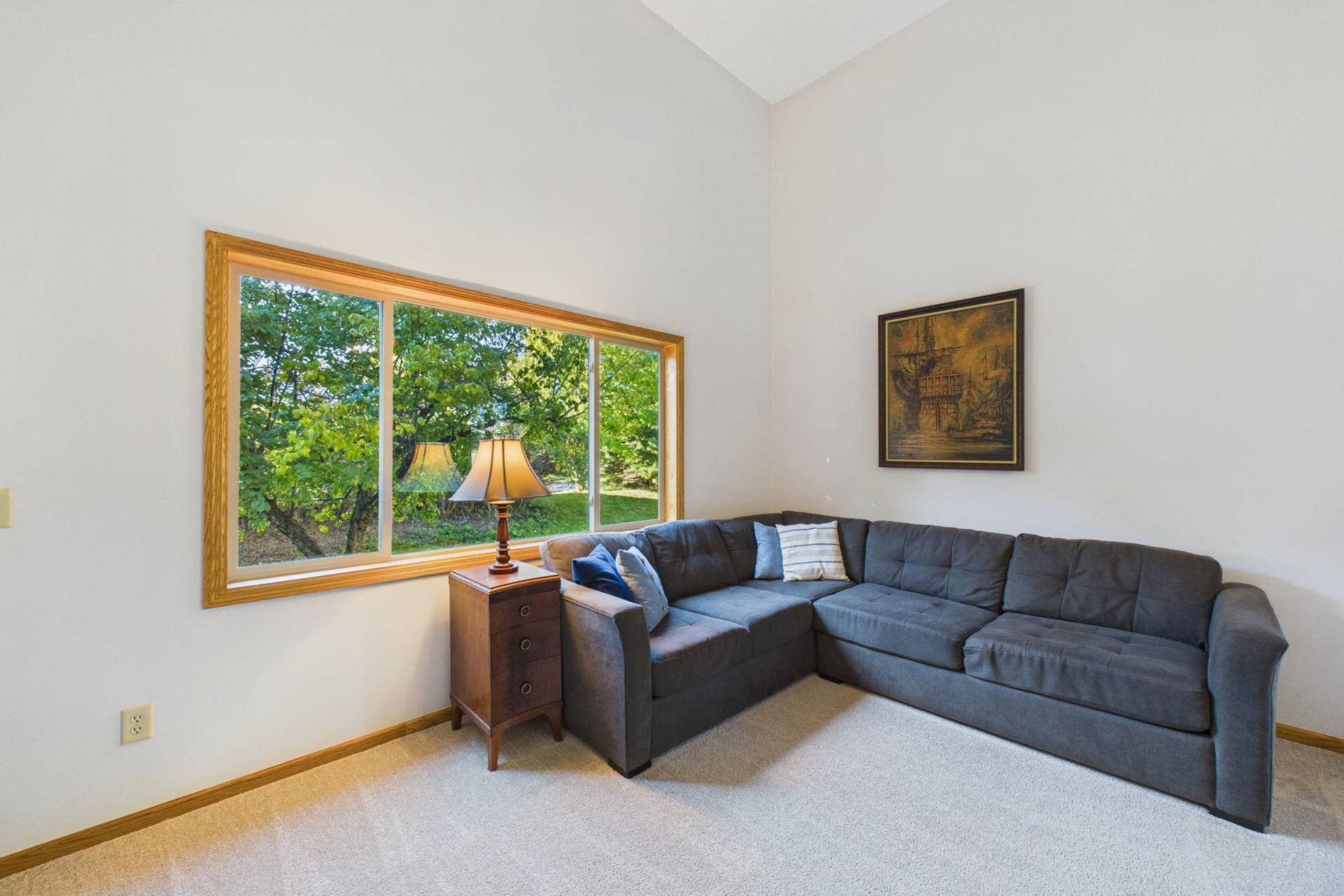 7081 Upper 36th Street N, Oakdale, MN 55128 Family Room.jpg