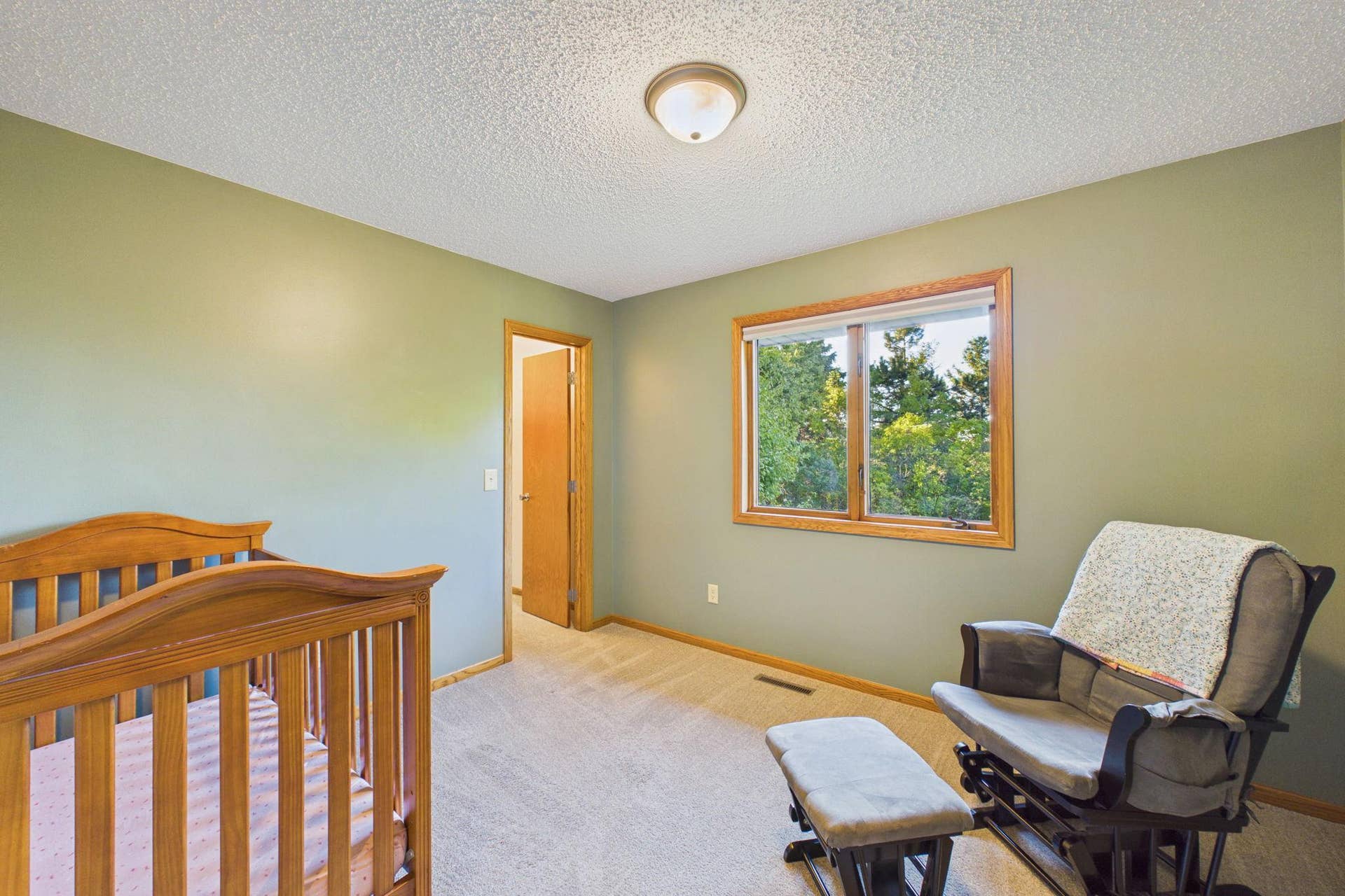 7081 Upper 36th Street N, Oakdale, MN 55128 2nd Bedroom - Upper.jpg